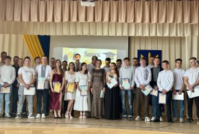 Кличуть нас життєві дороги!!!